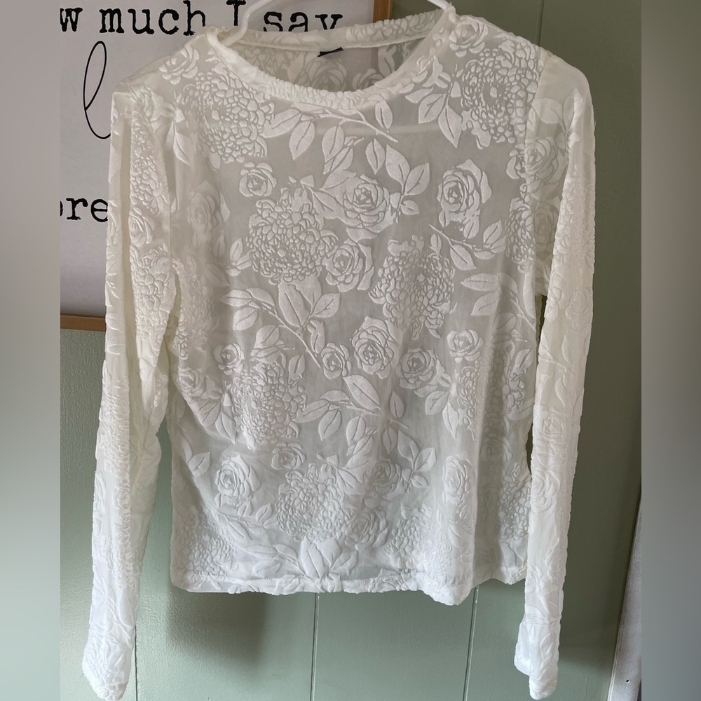 Elegant White Floral Lace Top